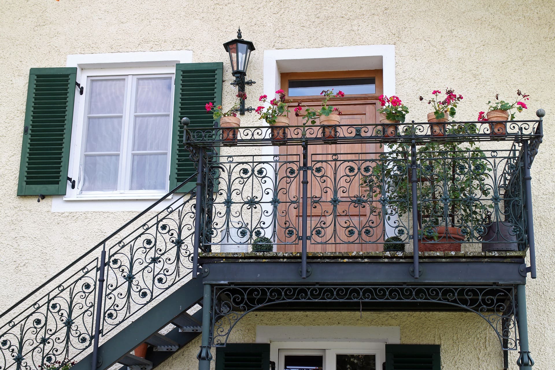 garde-corps balcon avec garde-corps en fer forgé