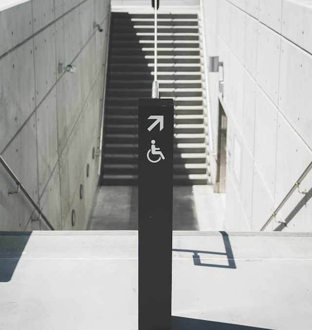 Création rampe pour handicapé (PMR) métallique pour une entreprise à Martigues